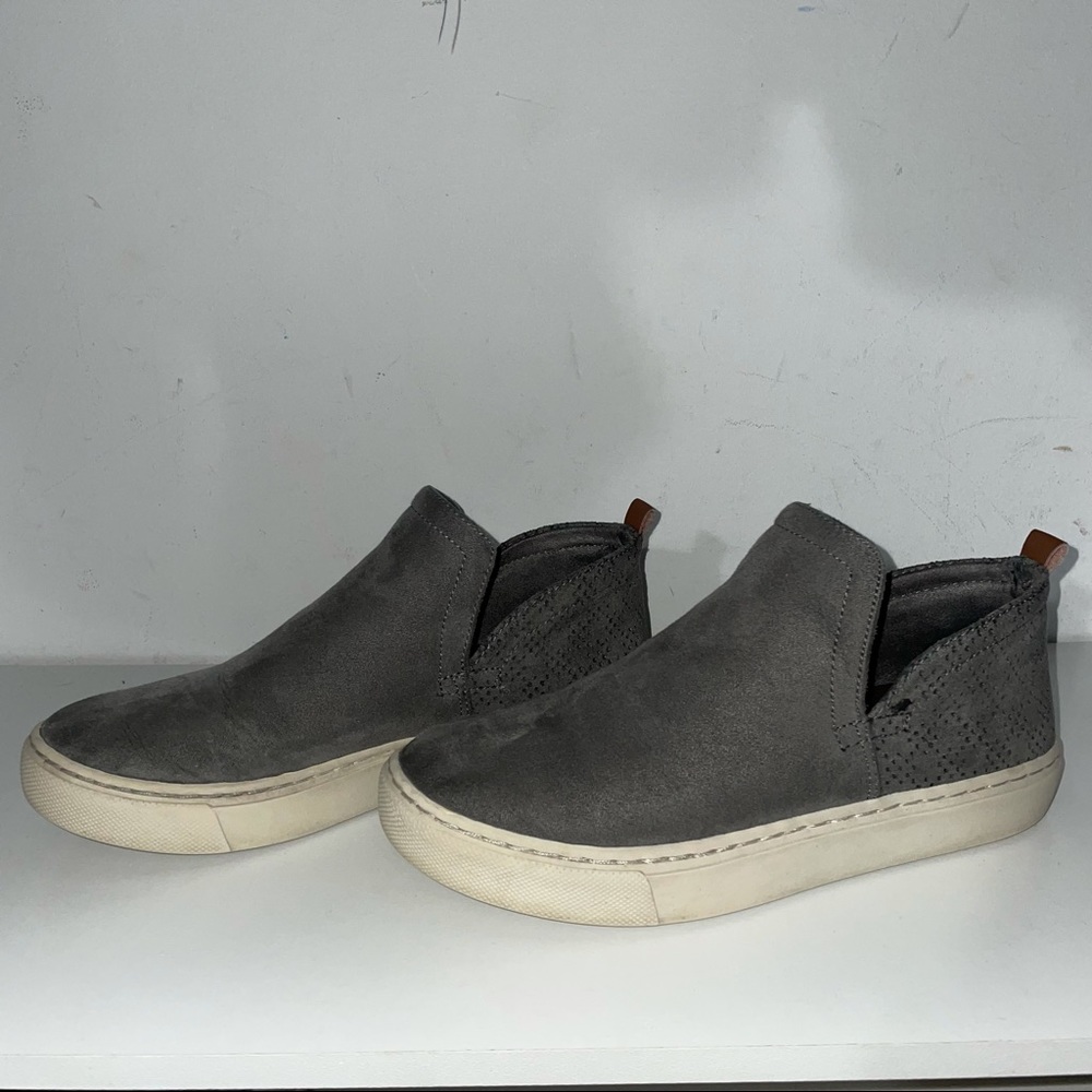 Dr. Scholls slip on gray sneakers